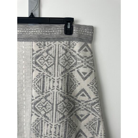 Title Nine Womens Wool Skirt Sz L Gray Short Mini Extra Fine Merino Pull On C26 - Picture 2 of 6